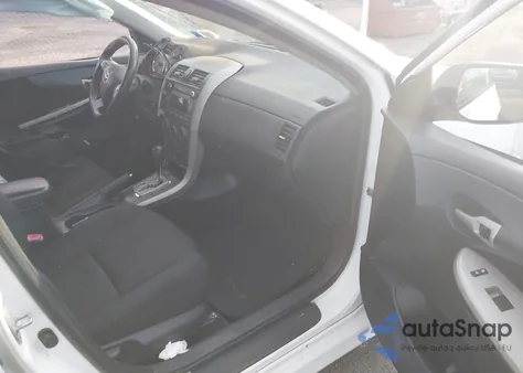 2011 Toyota Corolla S z USA, uszkodzony, nr VIN 2T1BU4EE4BC684732